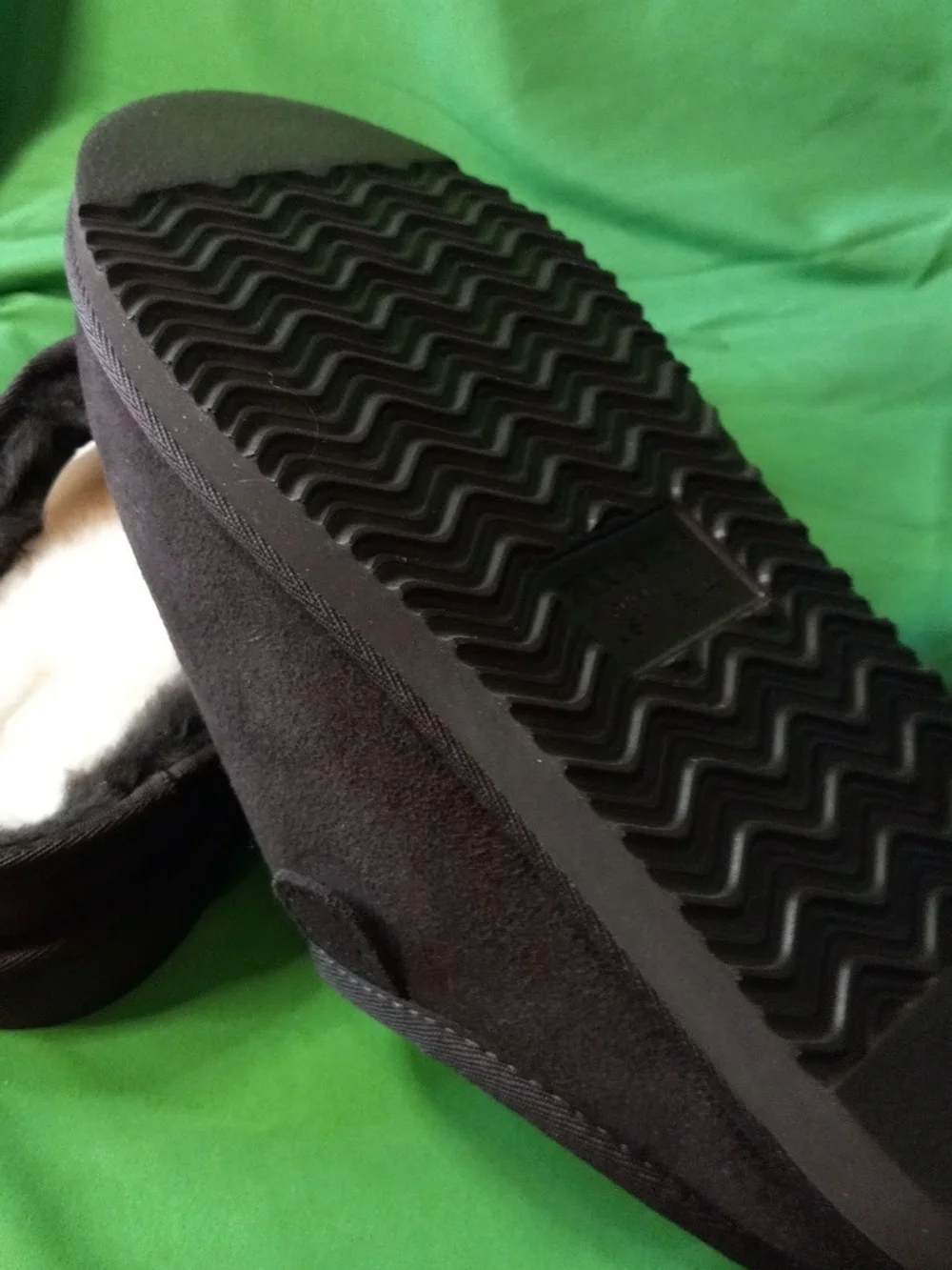 Dearfoams Men's Brown FIRESIDE  Suede Shearling-Lined Slip-On Slippers